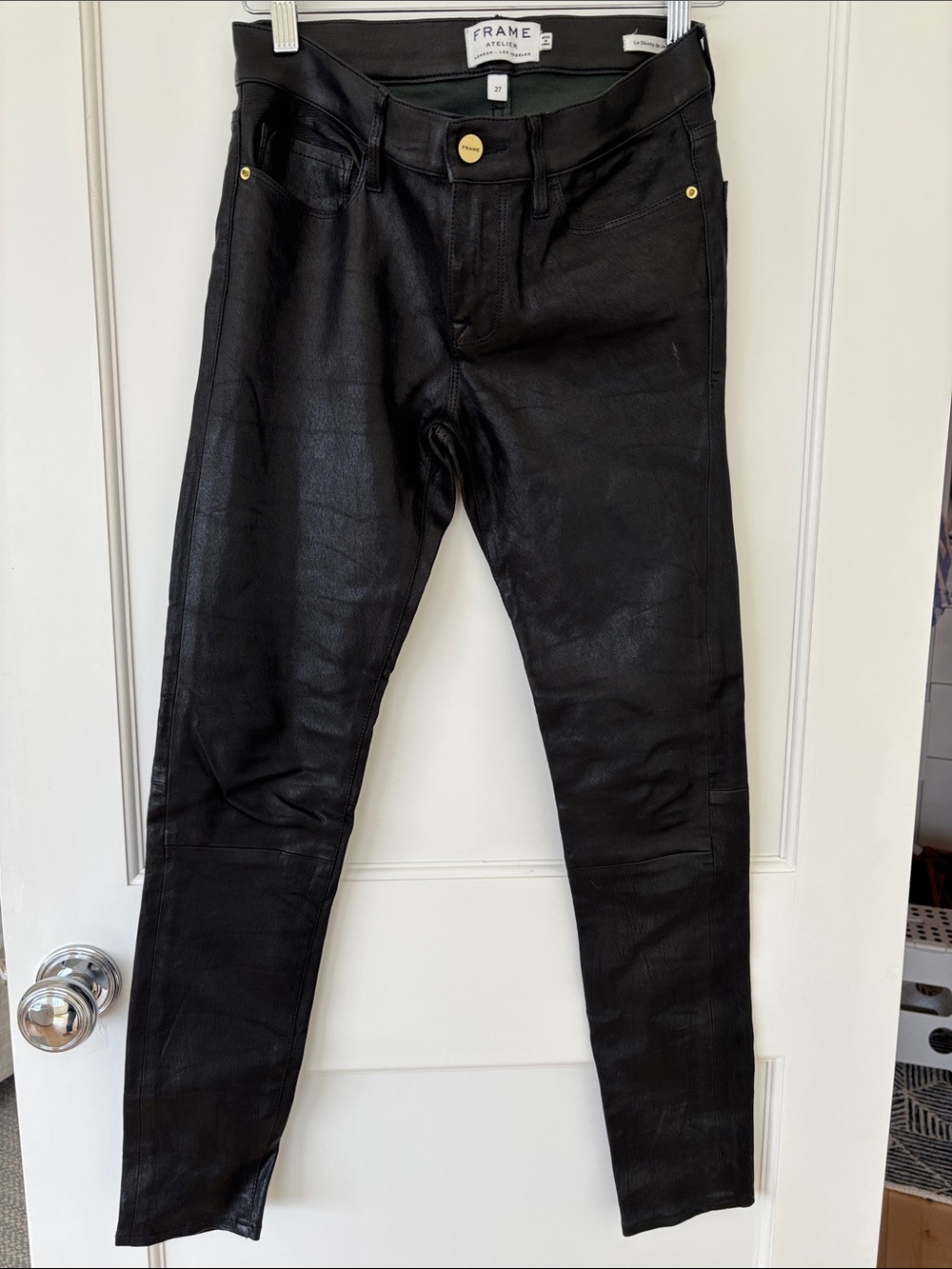 Frame Le Skinny de Jeanne leather pants. 
27